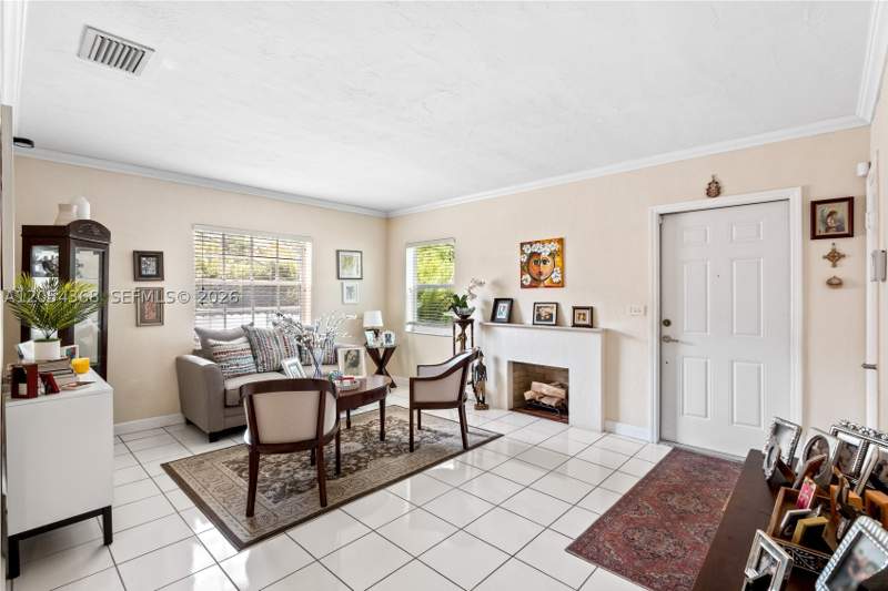 3 bedroom SingleFamilyResidence at 3640 SW 16th St, Davis Citrus Farms, Miami — photo 5