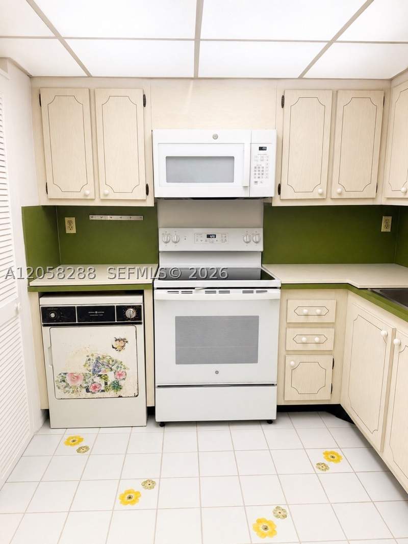1 bedroom Condominium at 1865 Brickell Ave A1802, Brickell Place Condo, Miami — photo 4