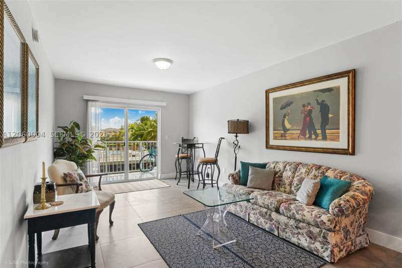 1 bedroom Condominium at 3536 NE 168th St 206, Venice Isle Condo, North Miami Beach — photo 3