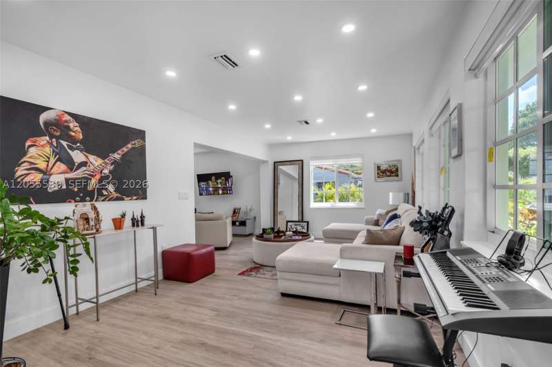 3 bedroom SingleFamilyResidence at 7340 SW 18th St Rd, Harwood Village, Miami — photo 3