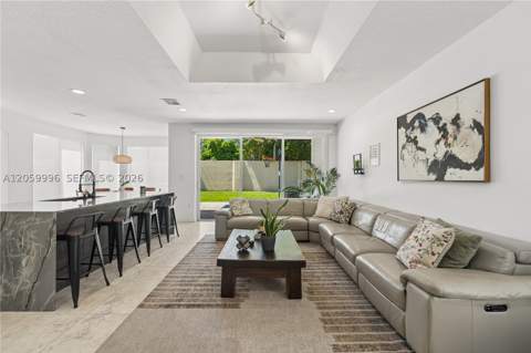 10865 NW 73rd Ter, Doral FL - photo 11 of 43