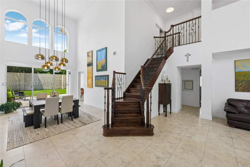 5 bedroom SingleFamilyResidence at 10865 NW 73rd Ter, Doral Isles St Croix, Doral — photo 5