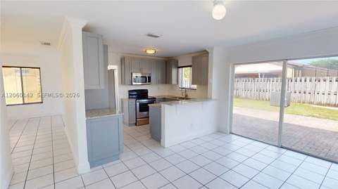 17343 SW 142nd Pl, Miami FL - photo 6 of 27
