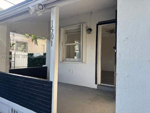 1501 NW 42nd St, Miami FL - photo 6 of 17