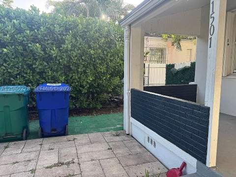 1501 NW 42nd St, Miami FL - photo 7 of 17