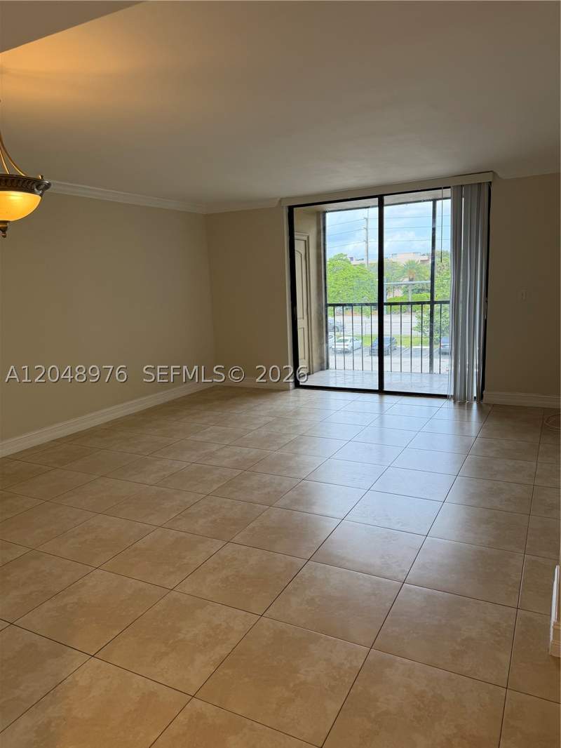 2 bedroom Condominium at 8635 NW 8th St 303, Fox Chase Condo #3, Miami — photo 3