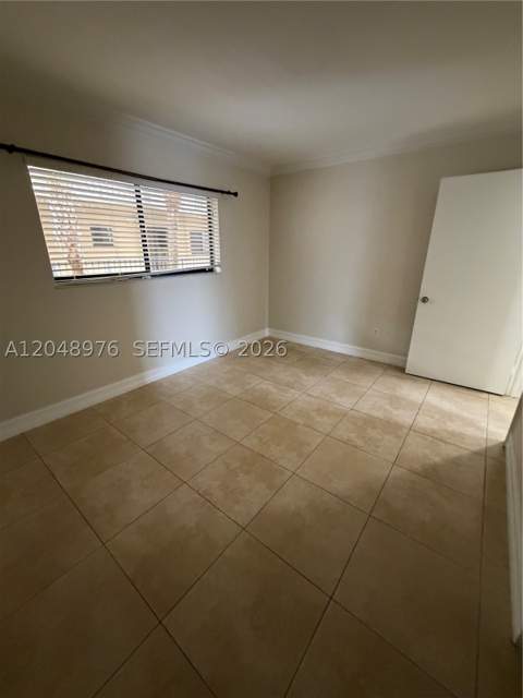 8635 NW 8th St 303, Miami FL - photo 7 of 10