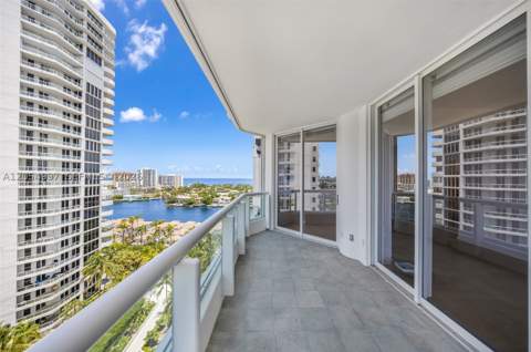 21150 Point Pl 1605, Aventura FL - photo 23 of 45