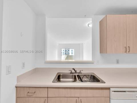 50 Menores Ave 518, Coral Gables FL - photo 17 of 33