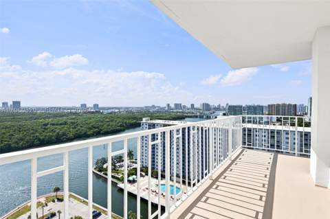 500 Bayview Dr 2121, Sunny Isles Beach FL - photo 24 of 41