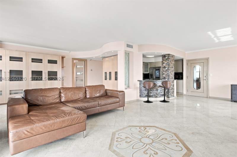 2 bedroom Condominium at 500 Bayview Dr 2121, Arlen House West Condo, Sunny Isles Beach — photo 5