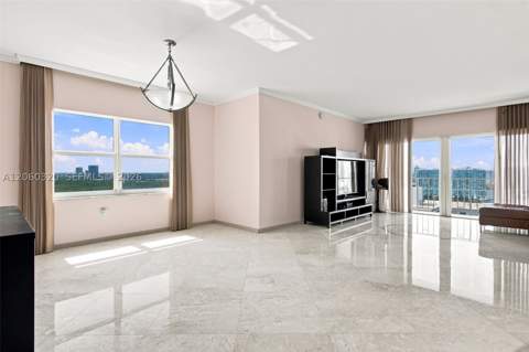 500 Bayview Dr 2121, Sunny Isles Beach FL - photo 7 of 41