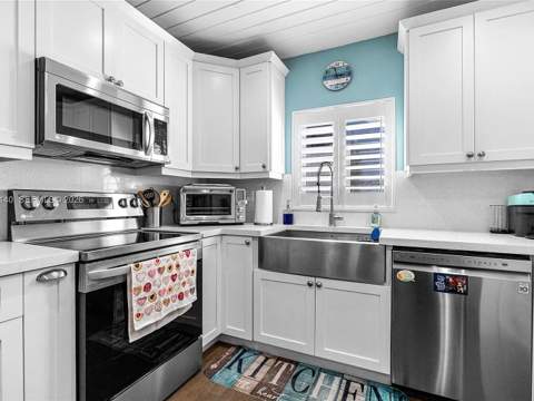 9390 SW 190th Street, Cutler Bay FL - photo 13 of 39