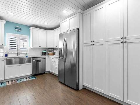 9390 SW 190th Street, Cutler Bay FL - photo 15 of 39