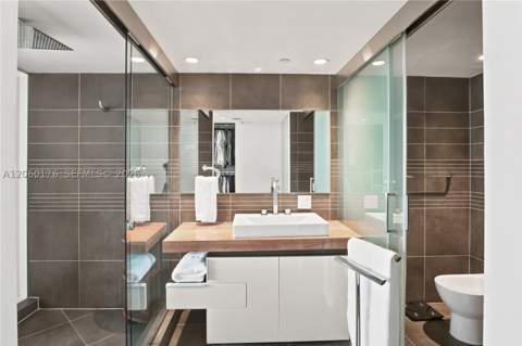 2155 Washington Ct 504, Miami Beach FL - photo 18 of 29