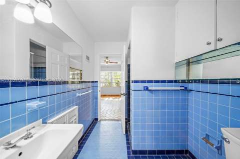 5842 Alton Rd, Miami Beach FL - photo 9 of 35