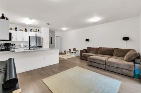 412 NW 12th Ave, Florida City FL - photo 14 of 46
