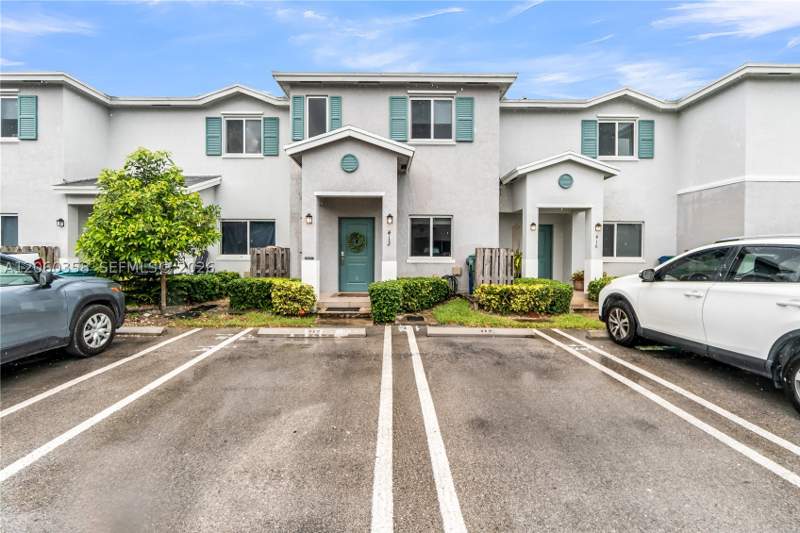 3 bedroom Townhouse at 412 NW 12th Ave, Forest Park Villas, Florida City — photo 3