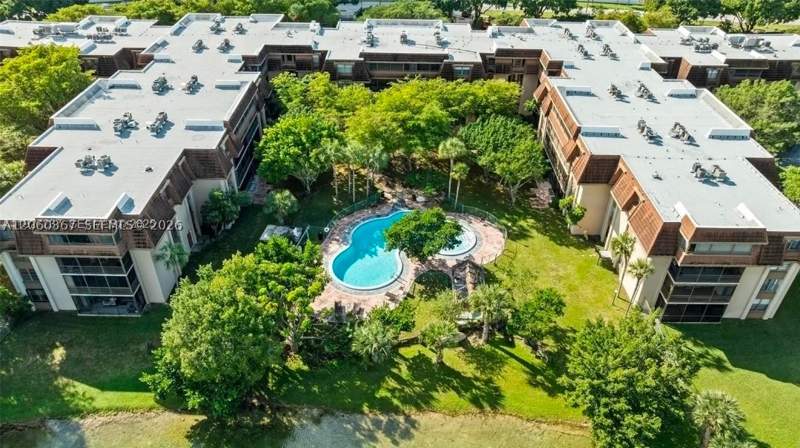 2 bedroom Condominium at 661 NE 195th St 407, Coco Wood Condo, Miami — photo 2