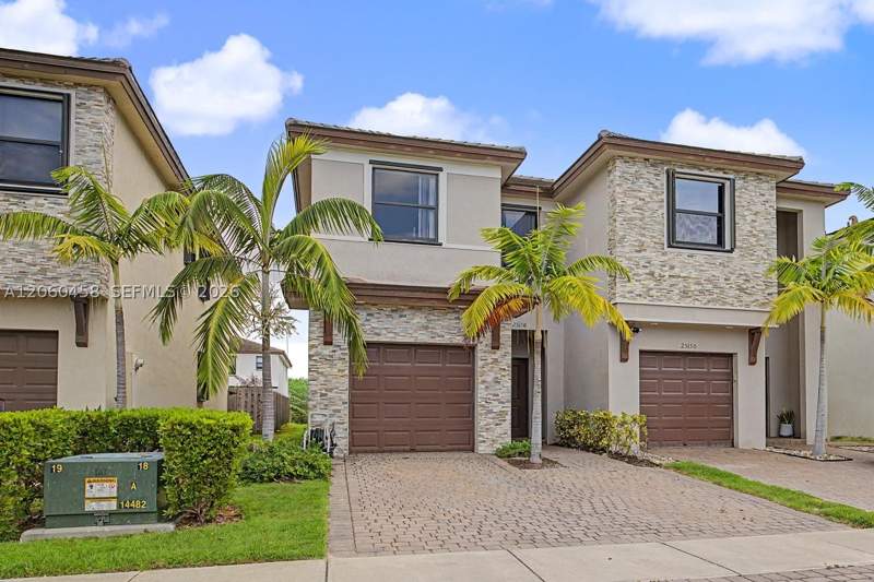 3 bedroom Townhouse at 25158 SW 108th Ave, S Allapattah Gardens, Homestead — photo 2