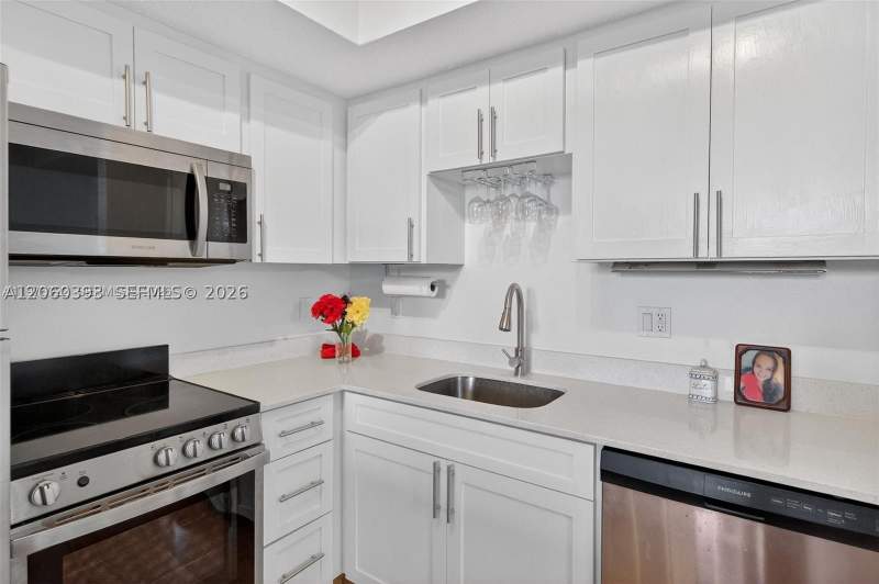 1 bedroom Condominium at 2630 SW 28th St (Overbrook) 51, Dixie Grove Residences Co, Miami — photo 3