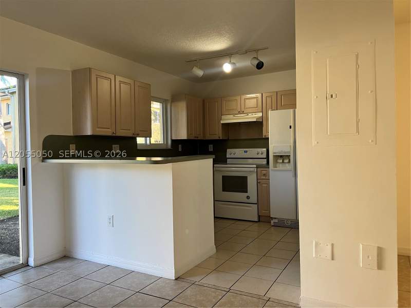 3 bedroom Condominium at 985 NE 33rd Ter 104, Monterey At Malibu Bay, Homestead — photo 4