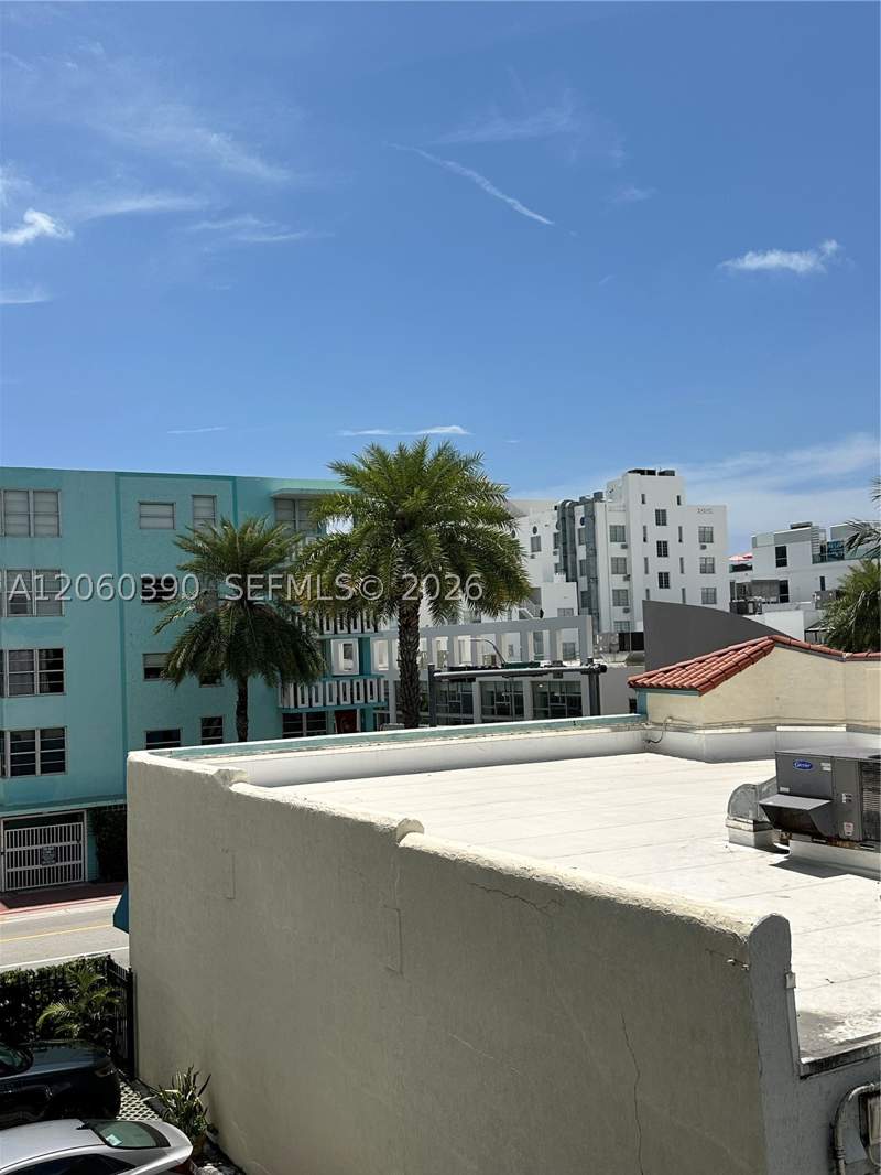 1 bedroom Condominium at 720 Collins Ave 309, Collins Towers Condo, Miami Beach — photo 2
