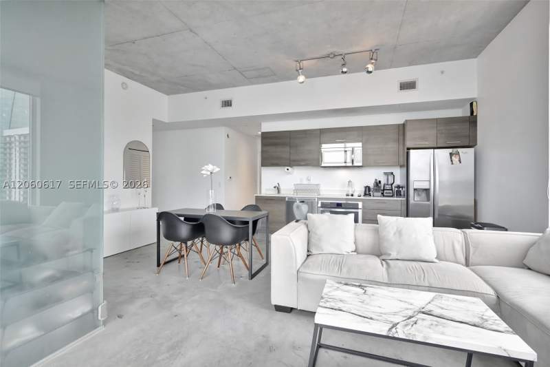2 bedroom Condominium at 151 SE 1st St 2511, Centro Condo, Miami — photo 3