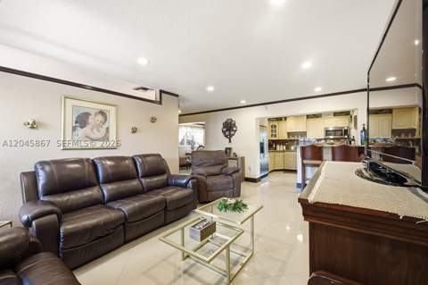7858 NW 171st St, Hialeah FL - photo 7 of 44