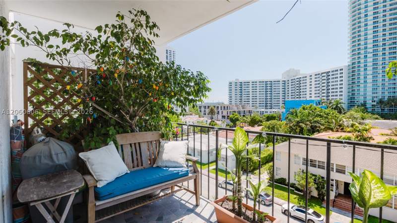 2 bedroom Condominium at 1455 West Ave 603, Bayshore Terrace Condo, Miami Beach — photo 2