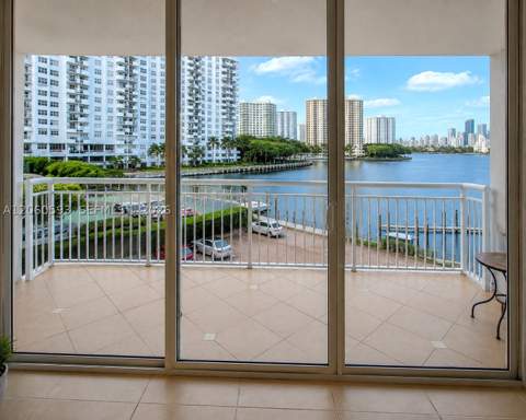 18071 Biscayne Blvd 302, Aventura FL - photo 17 of 32