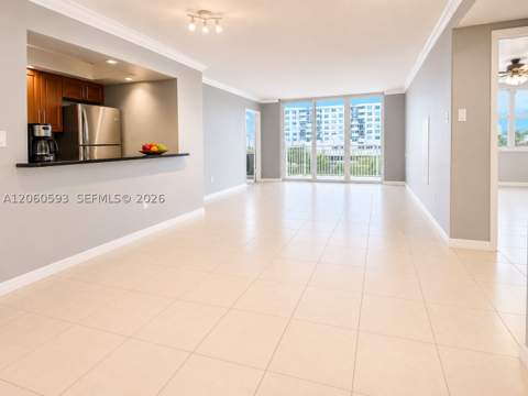 18071 Biscayne Blvd 302, Aventura FL - photo 7 of 32