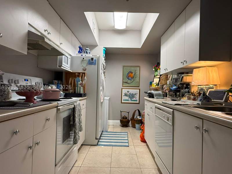 2 bedroom Condominium at 5085 NW 7th St 406, Blue Lagoon Condo, Miami — photo 5