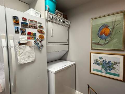 5085 NW 7th St 406, Miami FL - photo 7 of 32