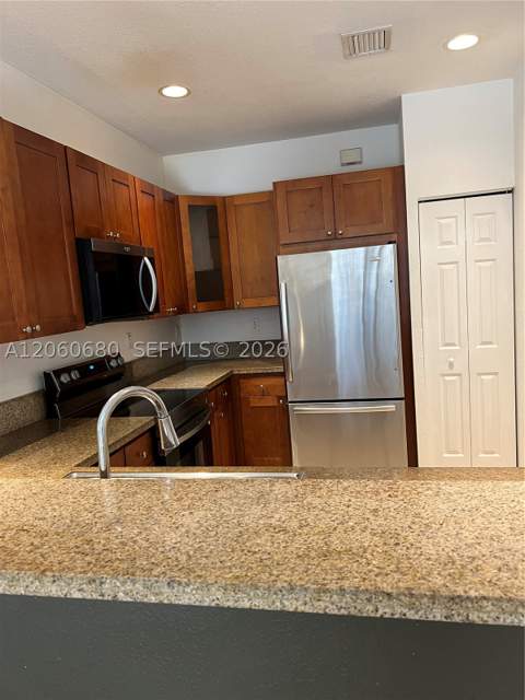 11440 NW 75th Ter, Doral FL - photo 6 of 25