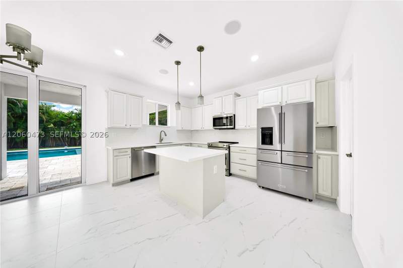 5 bedroom SingleFamilyResidence at 21101 SW 132nd Ct, Bonita Grand Estates Sout, Miami — photo 2