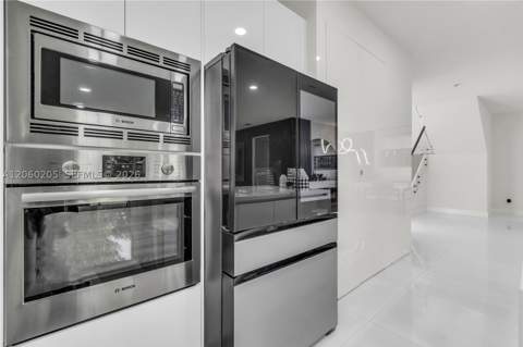 9730 NW 74th Ter, Doral FL - photo 12 of 71