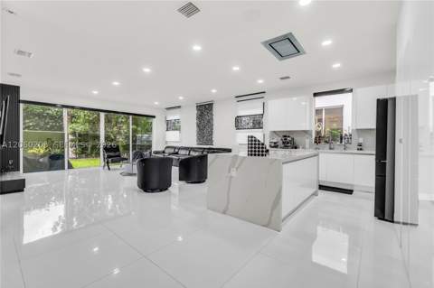 9730 NW 74th Ter, Doral FL - photo 14 of 71
