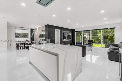 9730 NW 74th Ter, Doral FL - photo 16 of 71
