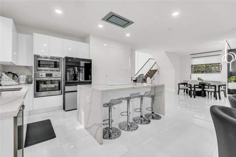 9730 NW 74th Ter, Doral FL - photo 18 of 71
