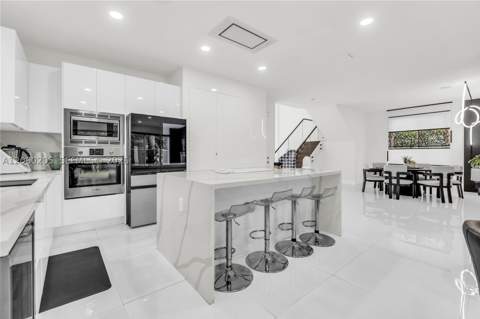 9730 NW 74th Ter, Doral FL - photo 6 of 71