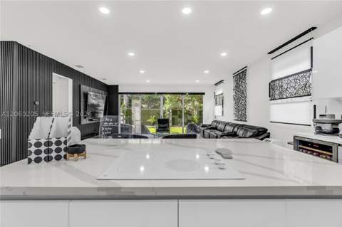 9730 NW 74th Ter, Doral FL - photo 9 of 71