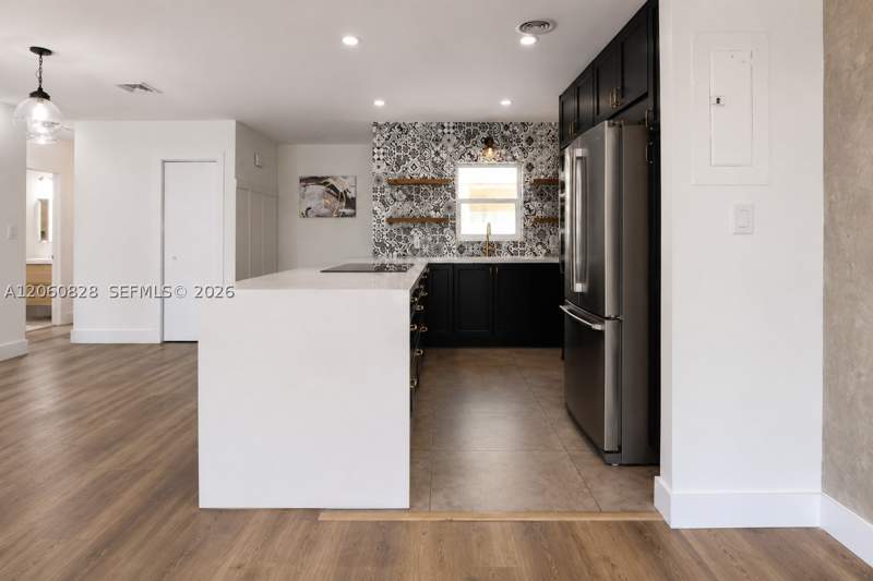 2 bedroom SingleFamilyResidence at 7334 Pepper Pike Dr, Country Club Of Miami Fai, Hialeah — photo 5