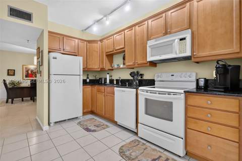 900 NE 195th St 109, Miami FL - photo 16 of 46