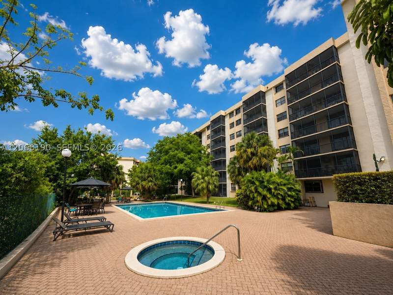2 bedroom Condominium at 900 NE 195th St 109, Chantilly Condo, Miami — photo 2