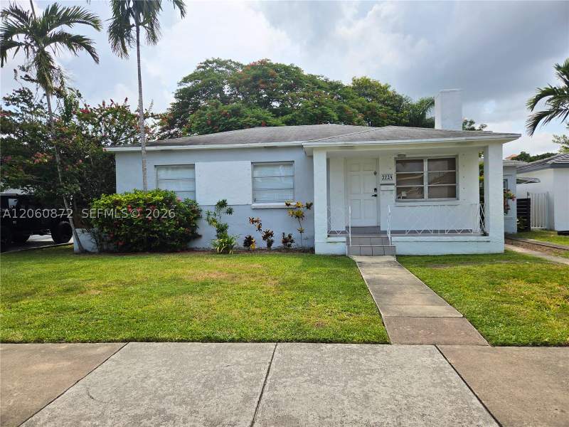 3 bedroom SingleFamilyResidence at 2724 SW 36th Ave, Coral Pl Rev, Miami — photo 2