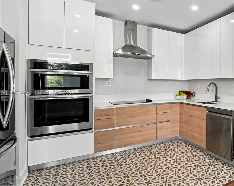 2 bedroom Condominium at 1502 Jefferson Avenue 301, The Elaine Condo, Miami Beach — photo 5