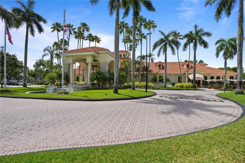 2 bedroom Condominium at 4910 NW 102nd Ave 203-8, Doral Pk Country Cl Villa, Doral — photo 4