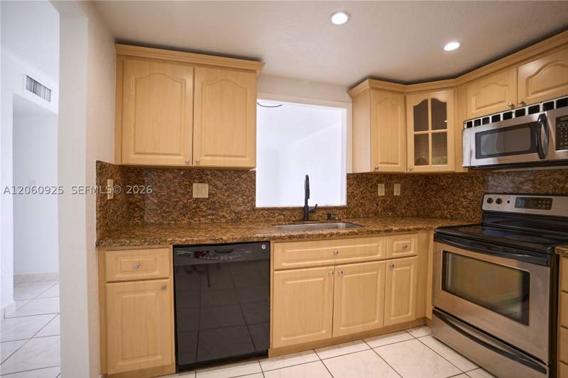 2 bedroom Condominium at 3600 NE 170th St 401, Eden Isles Condo # 4, North Miami Beach — photo 2