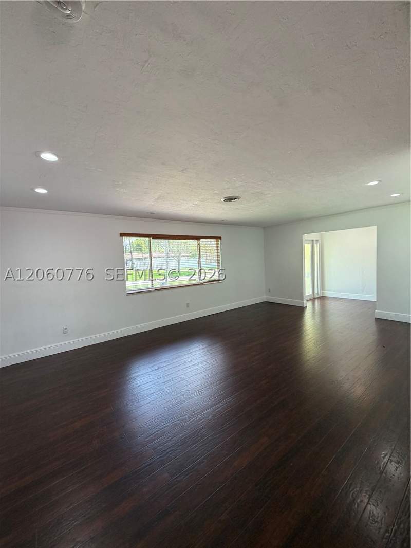 3 bedroom SingleFamilyResidence at 6305 Marlin Dr, Kings Bay Sub, Coral Gables — photo 4